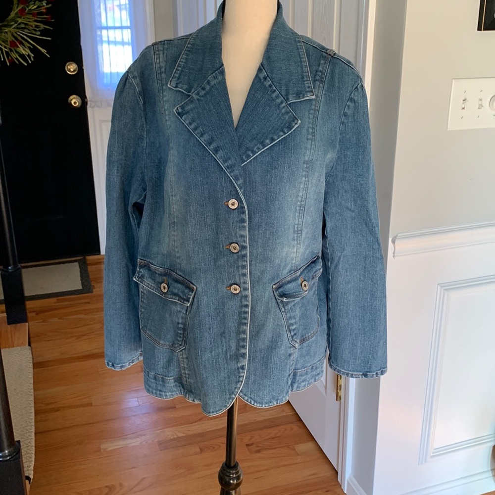 💫MOE CLOTHING DENIM JACKET💫